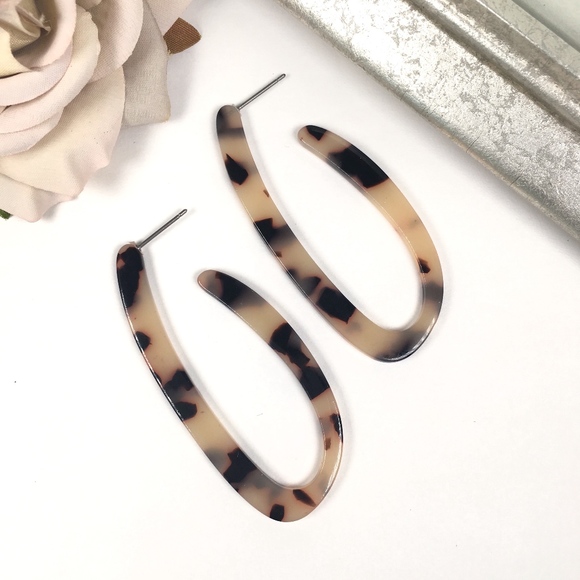 Jewelry - Tortoise Shell Elongated Hoop Earrings -Leopard #1